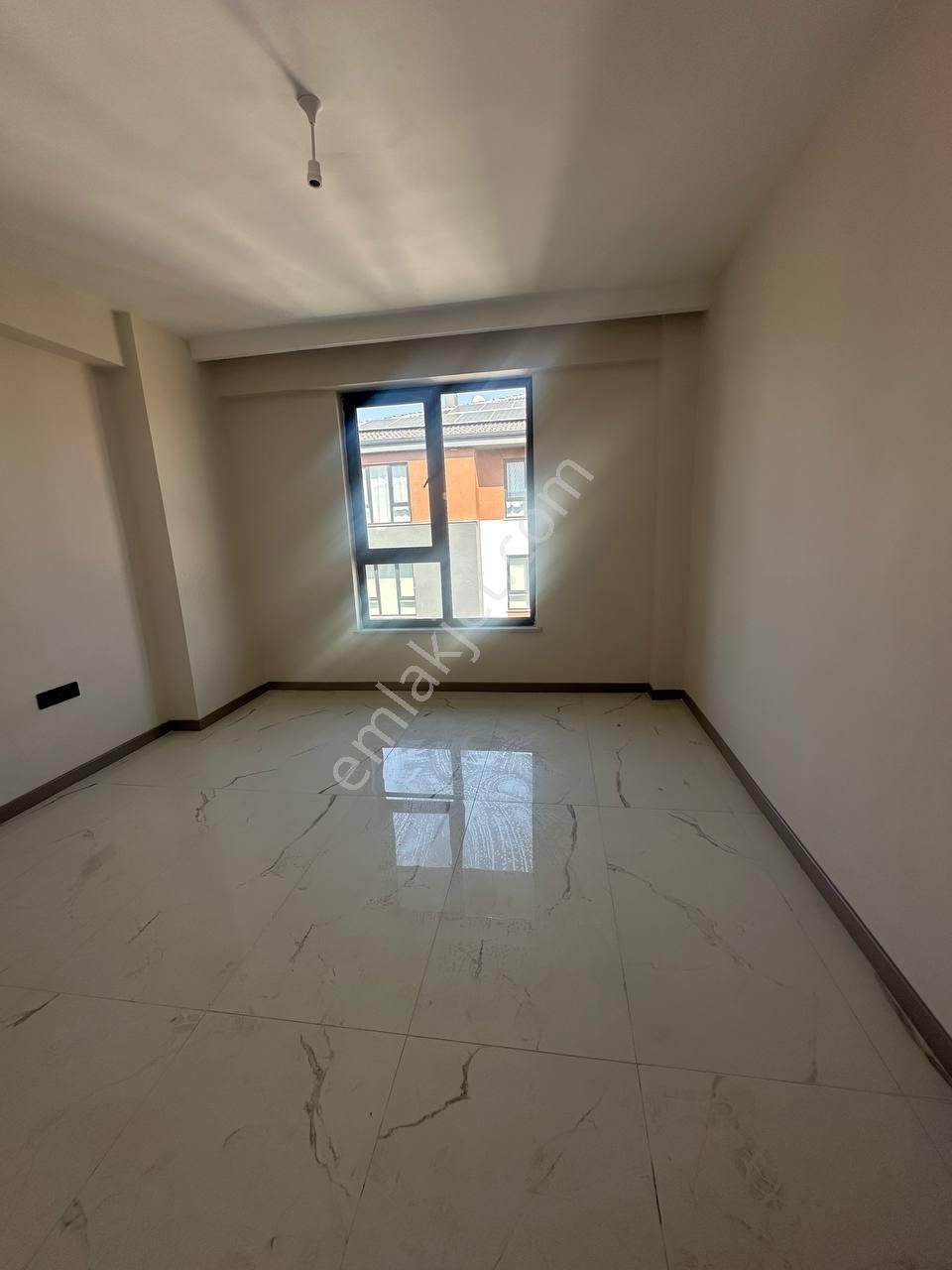 Md-desticiler Havuz Manzaralı, Lüks Site İçerisinde Satılık 2+1! — fotoğraf 12