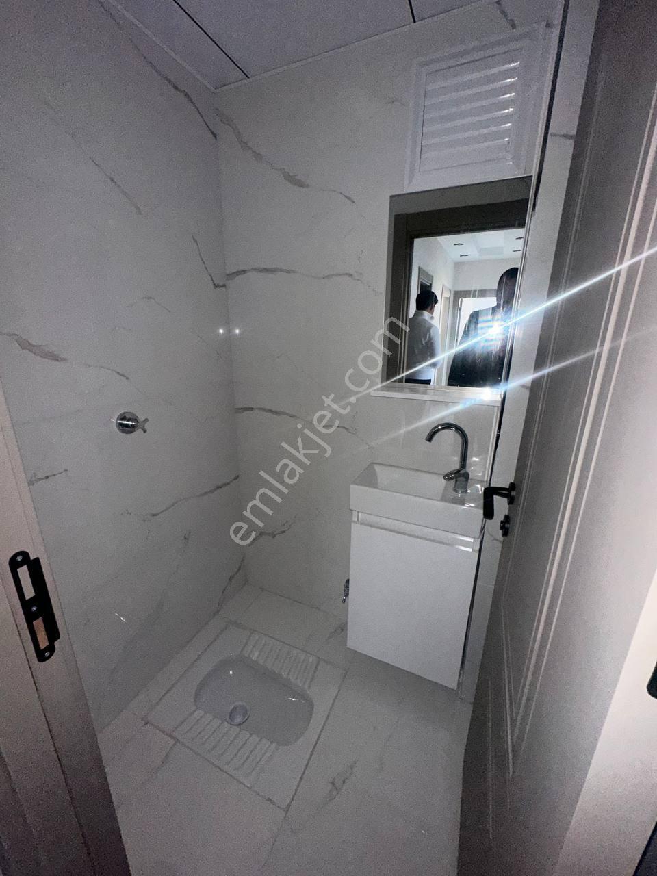 Md-desticiler Havuz Manzaralı, Lüks Site İçerisinde Satılık 2+1! — fotoğraf 17