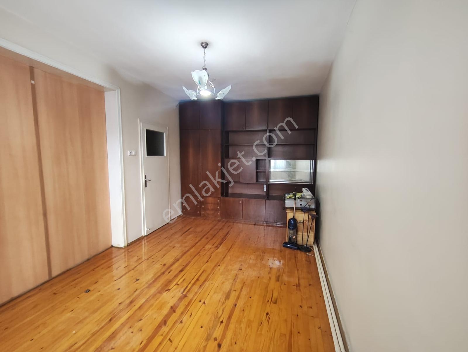 Şehrin Merkezinde 3+1 Bakımlı Satılık Daire — fotoğraf 7