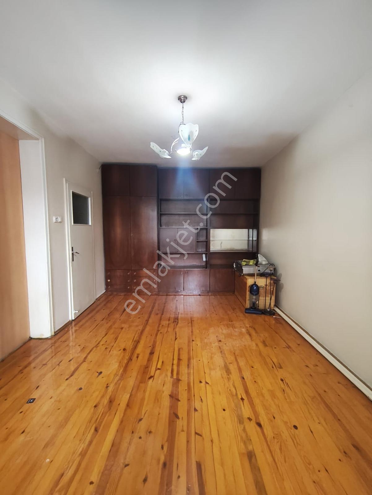 Şehrin Merkezinde 3+1 Bakımlı Satılık Daire — fotoğraf 9