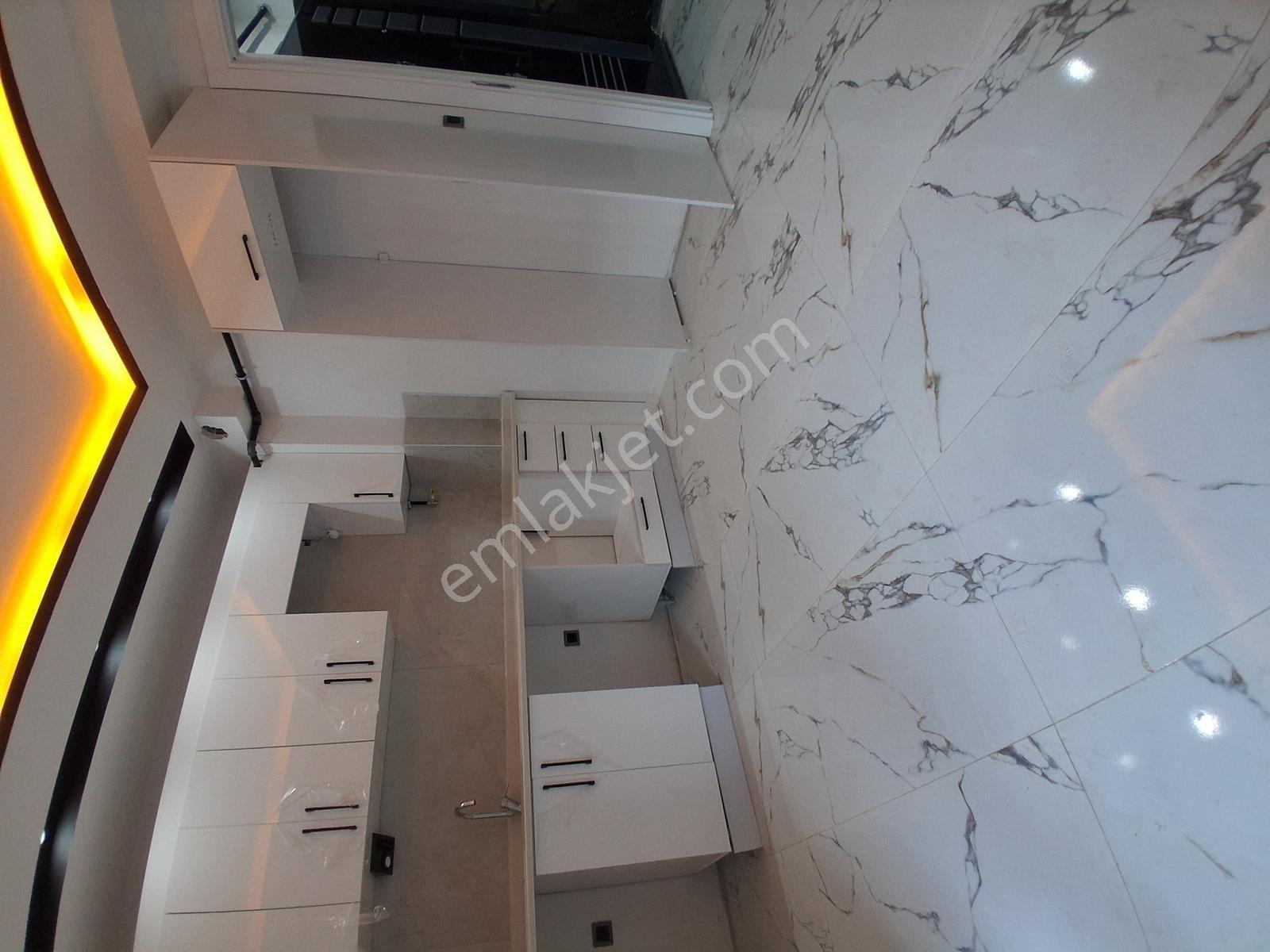 Ar-041 Esentepe Mah.2+1 100m2 Emniyet Yakını Ebeveyn Banyolu — fotoğraf 3