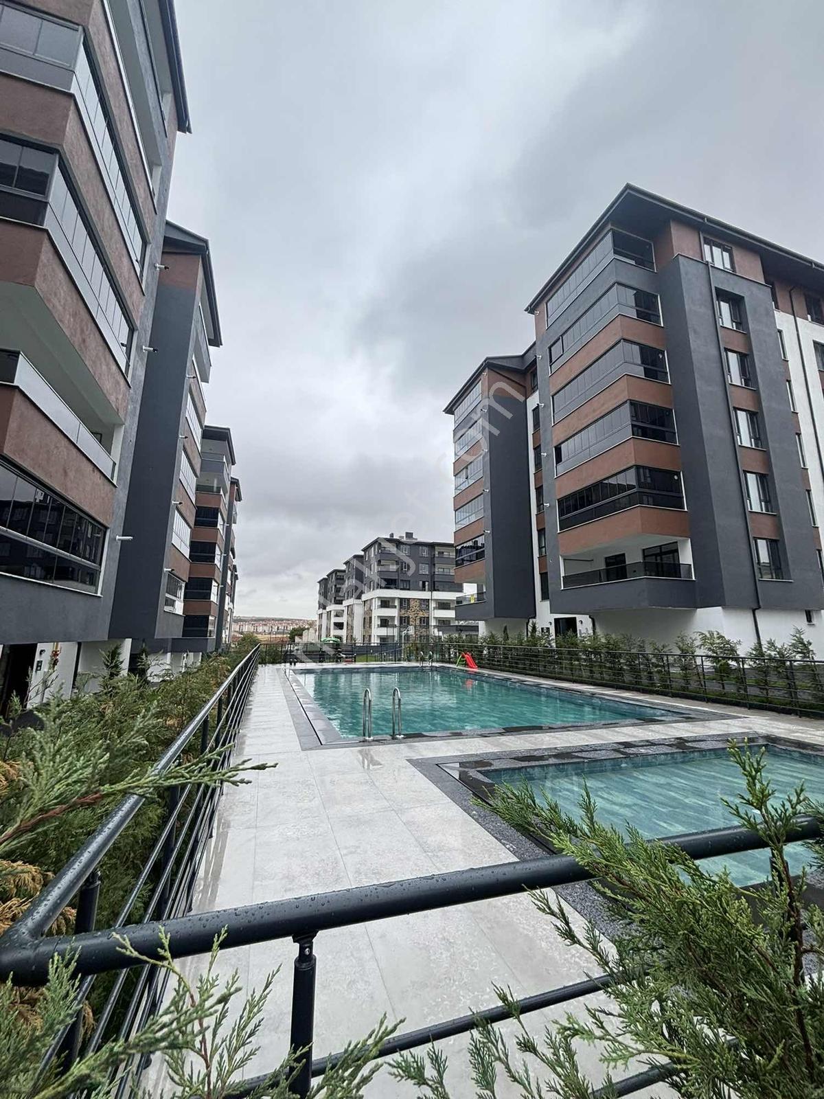 Ar-049 Emek Mah. 3+1 155m2 Yaşar Kemal Blv. Yakını Lüks Havuzlu — fotoğraf 2