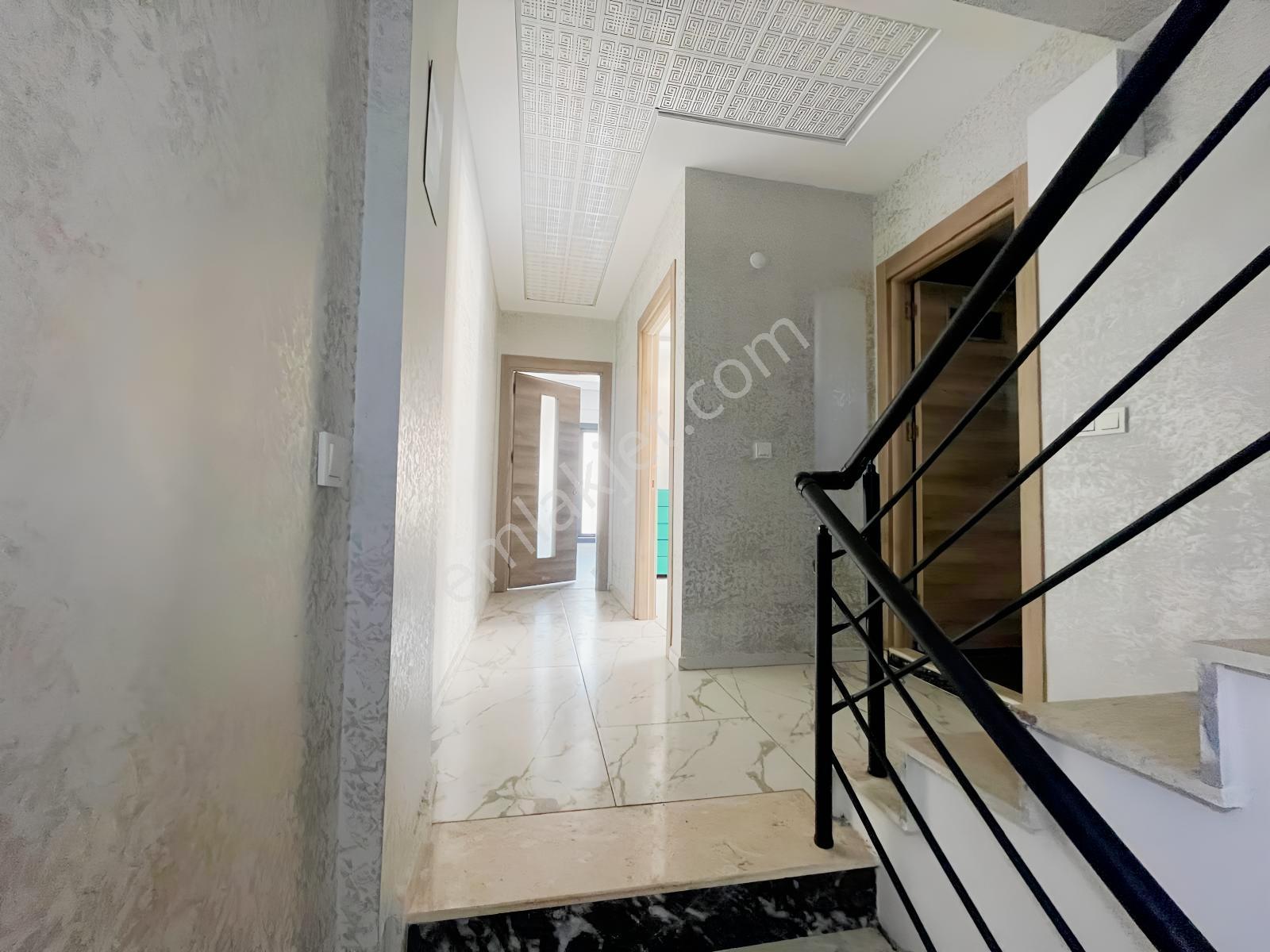 Gökçenden Ortamahalle'de Denize 400mt 3+1 Villa!!! — fotoğraf 16