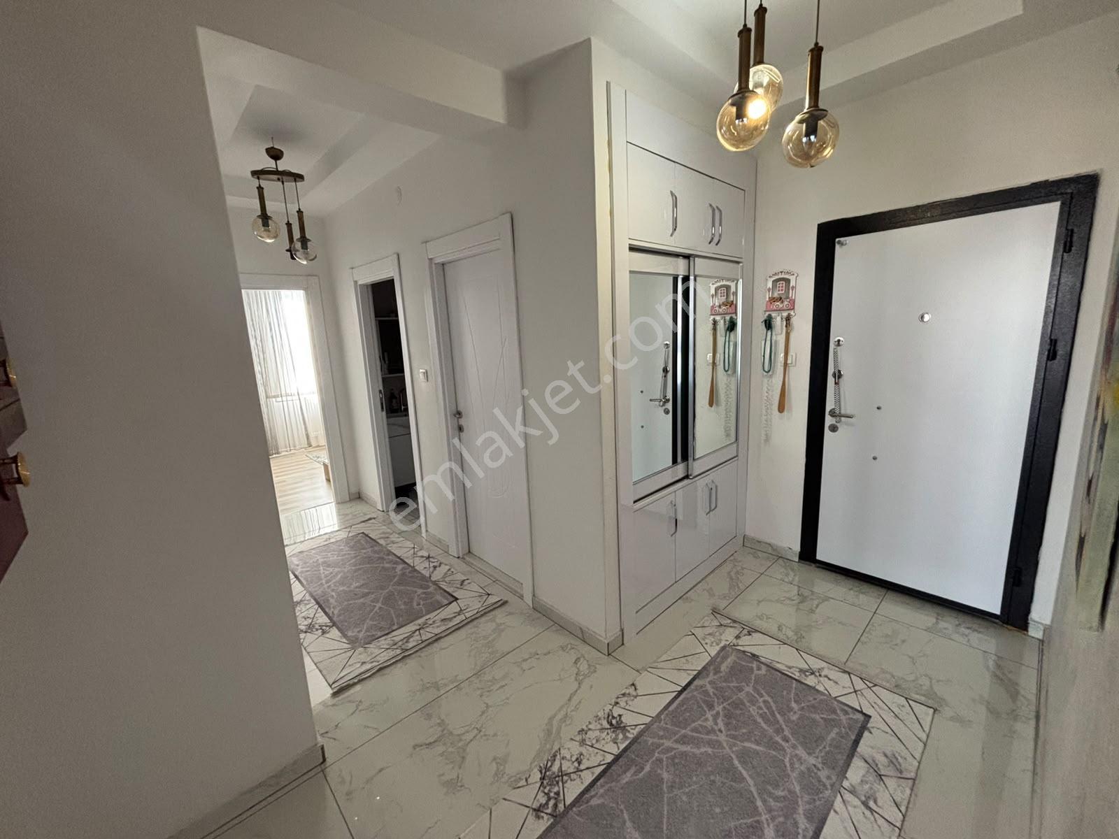 Cg Bağcılar Gökuşağı Villaları Arkası Acil Satılık 2+1 Daire — fotoğraf 9