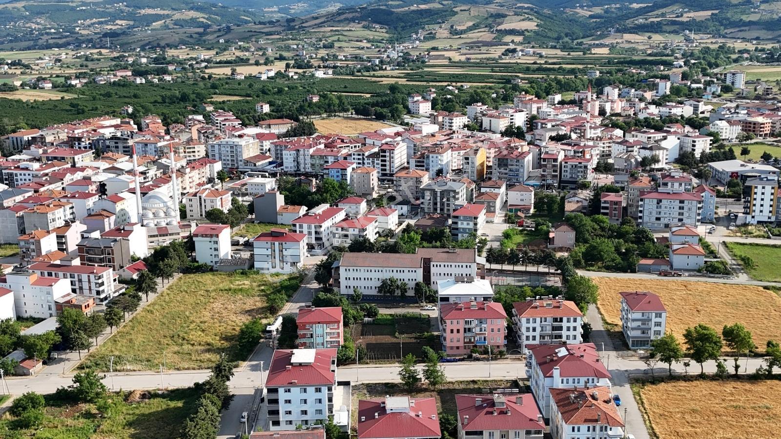 Cumhuriyet Mahallesi'nde Fırsat 679m2 Arsa — fotoğraf 4