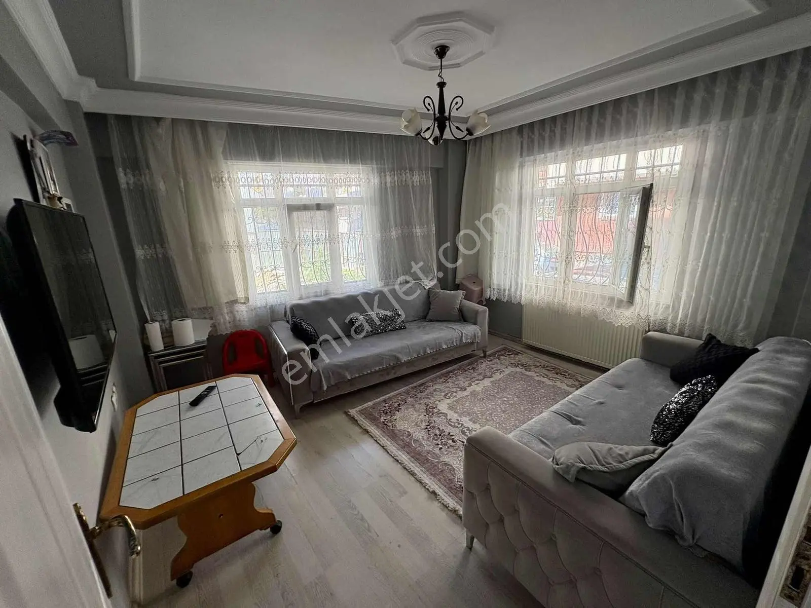 Gazi Mahallesinde Satılık Caddeye Yakın 2+1 Yüksek Giriş Daire — fotoğraf 2