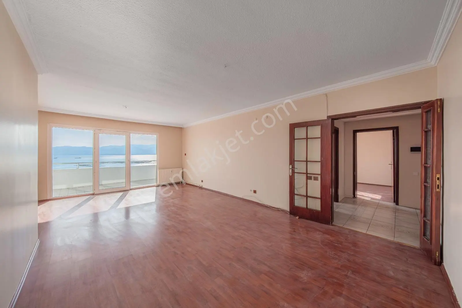 Mavişehir Kuğu Bloklarında Deniz Manzaralı 3+1 Satılık Daire Boş