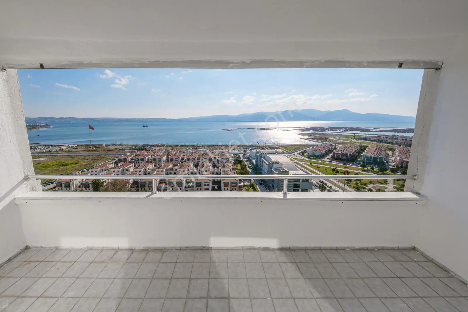 Mavişehir Kuğu Bloklarında Deniz Manzaralı 3+1 Satılık Daire Boş — fotoğraf 5