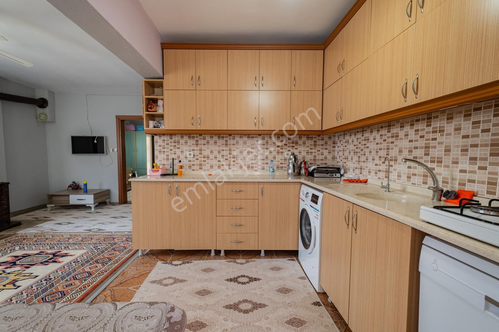 Foça Yeniköy'de 1.277 M2 Arsa Üzerinde Satılık Müstakil Ev — fotoğraf 9