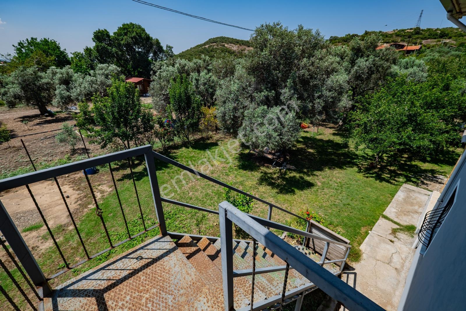 Foça Yeniköy'de 1.277 M2 Arsa Üzerinde Satılık Müstakil Ev — fotoğraf 18