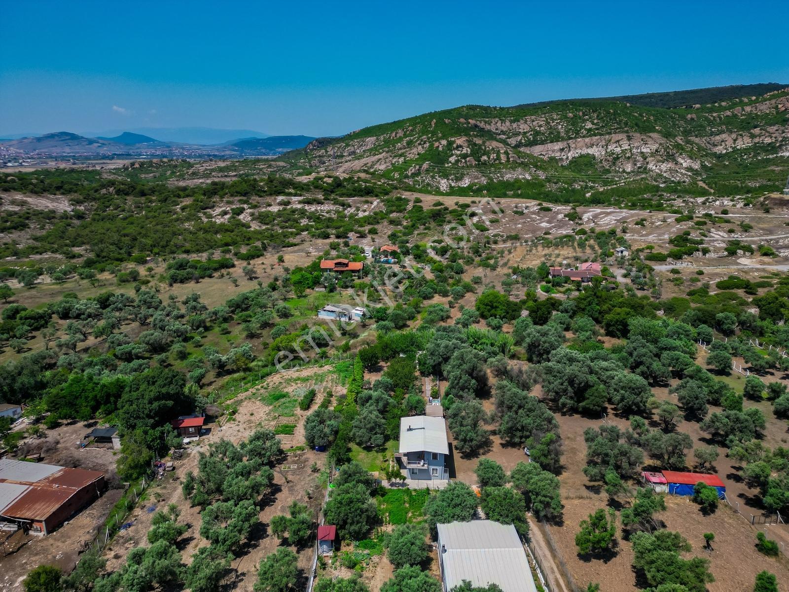 Foça Yeniköy'de 1.277 M2 Arsa Üzerinde Satılık Müstakil Ev — fotoğraf 25