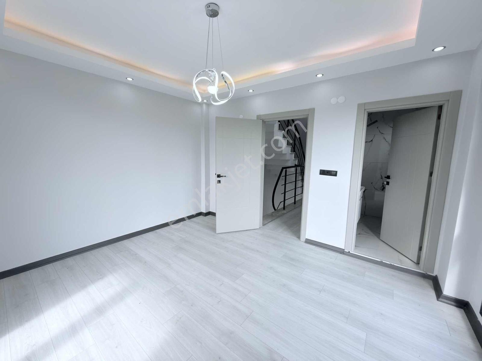 Kartallar'dan Caddeye Cephe 4+1 Merkezde 4+1 Villa!!! — fotoğraf 19