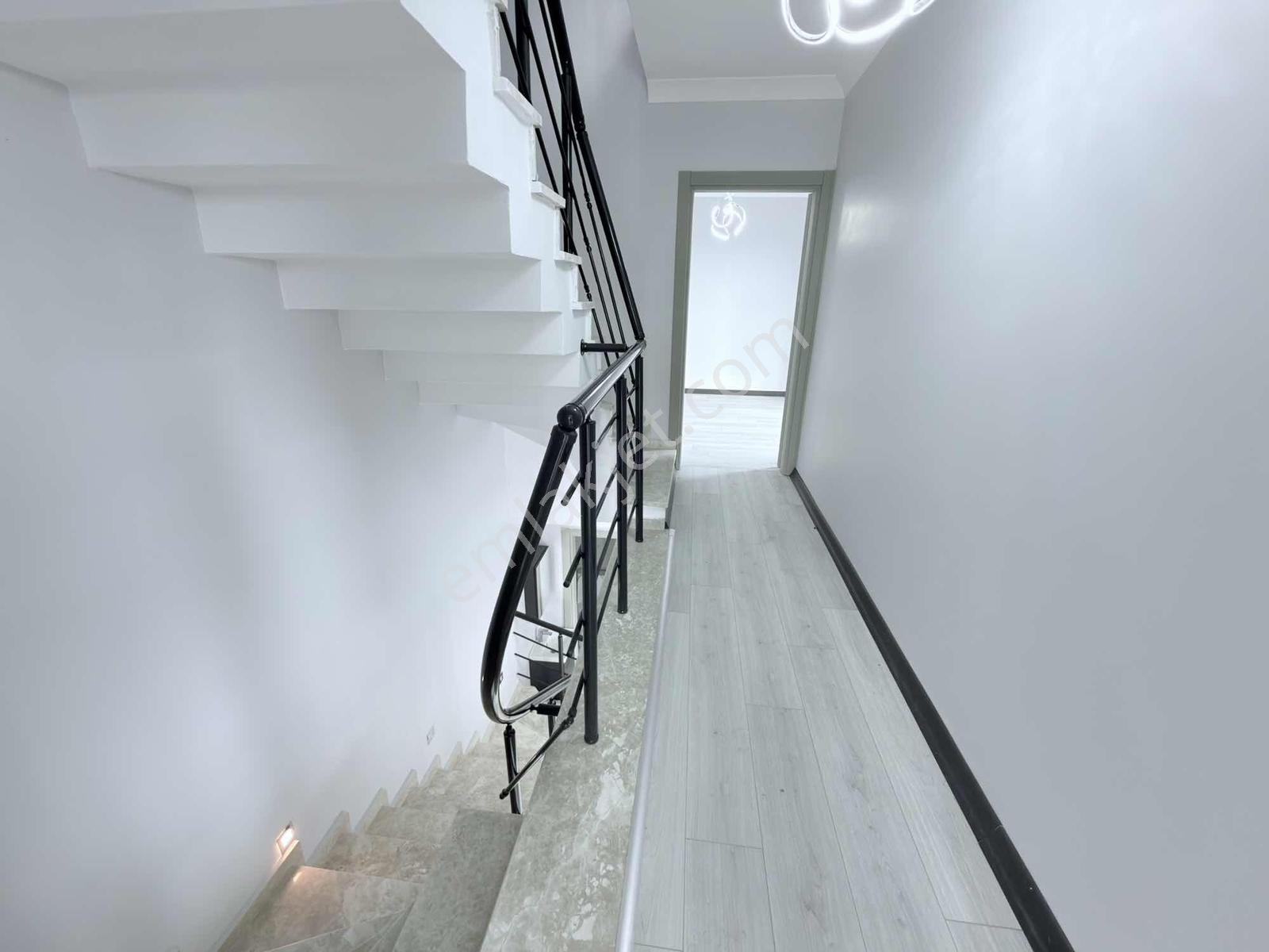 Kartallar'dan Caddeye Cephe 4+1 Merkezde 4+1 Villa!!! — fotoğraf 22