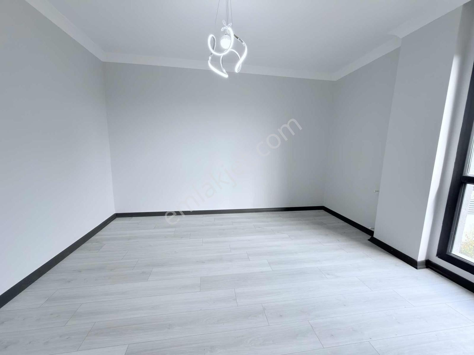 Kartallar'dan Caddeye Cephe 4+1 Merkezde 4+1 Villa!!! — fotoğraf 23