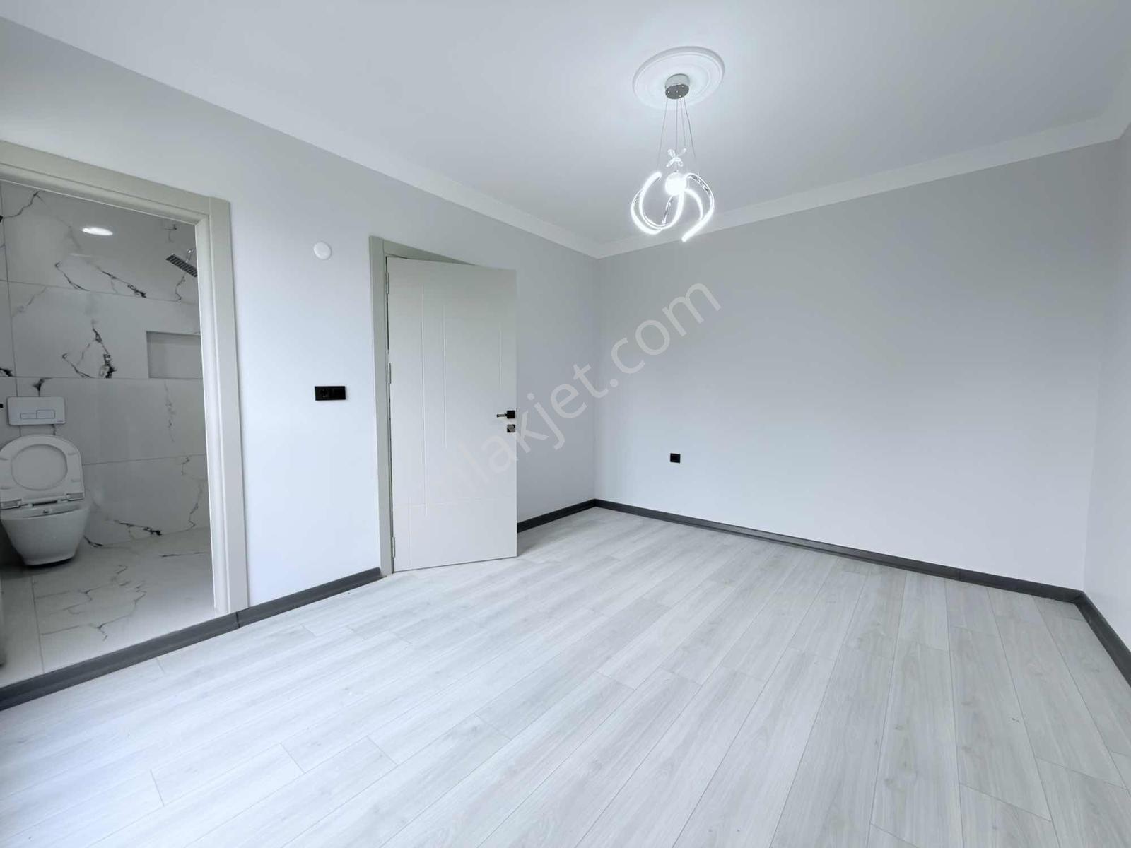 Kartallar'dan Caddeye Cephe 4+1 Merkezde 4+1 Villa!!! — fotoğraf 26
