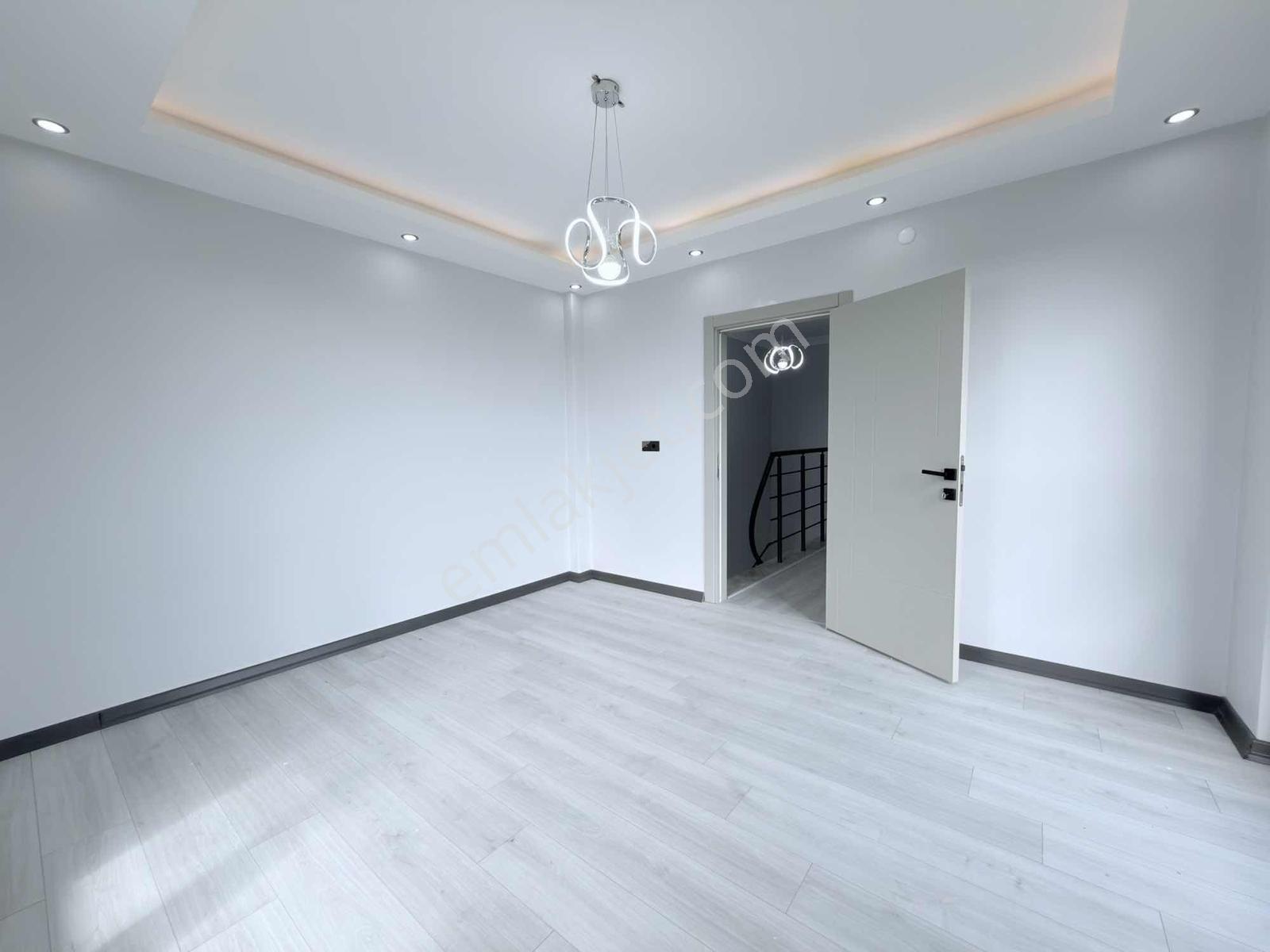 Kartallar'dan Caddeye Cephe 4+1 Merkezde 4+1 Villa!!! — fotoğraf 29