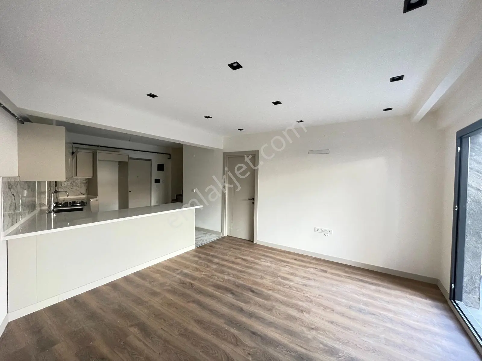 Bornova Site İçersi'nde Havuz Cepheli 3+1 Zemin Dubleks Daire — fotoğraf 5