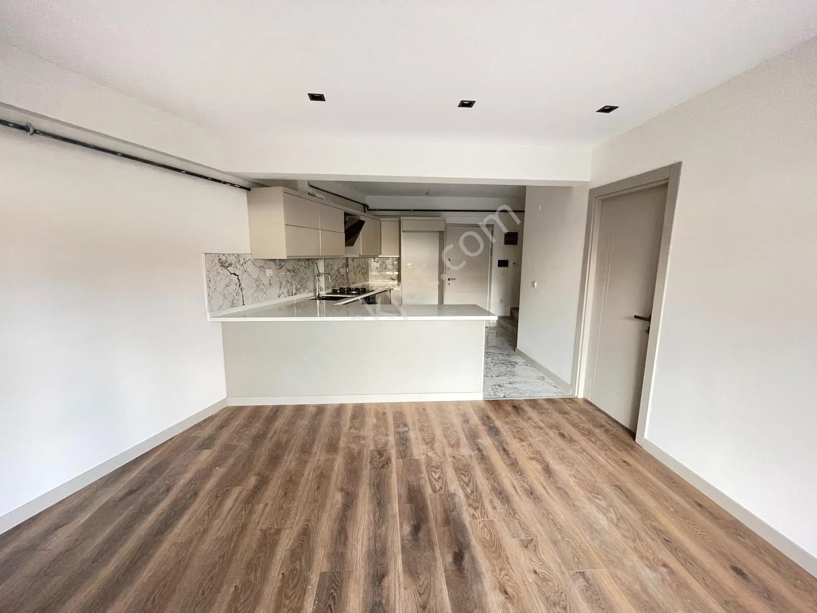 Bornova Site İçersi'nde Havuz Cepheli 3+1 Zemin Dubleks Daire — fotoğraf 7