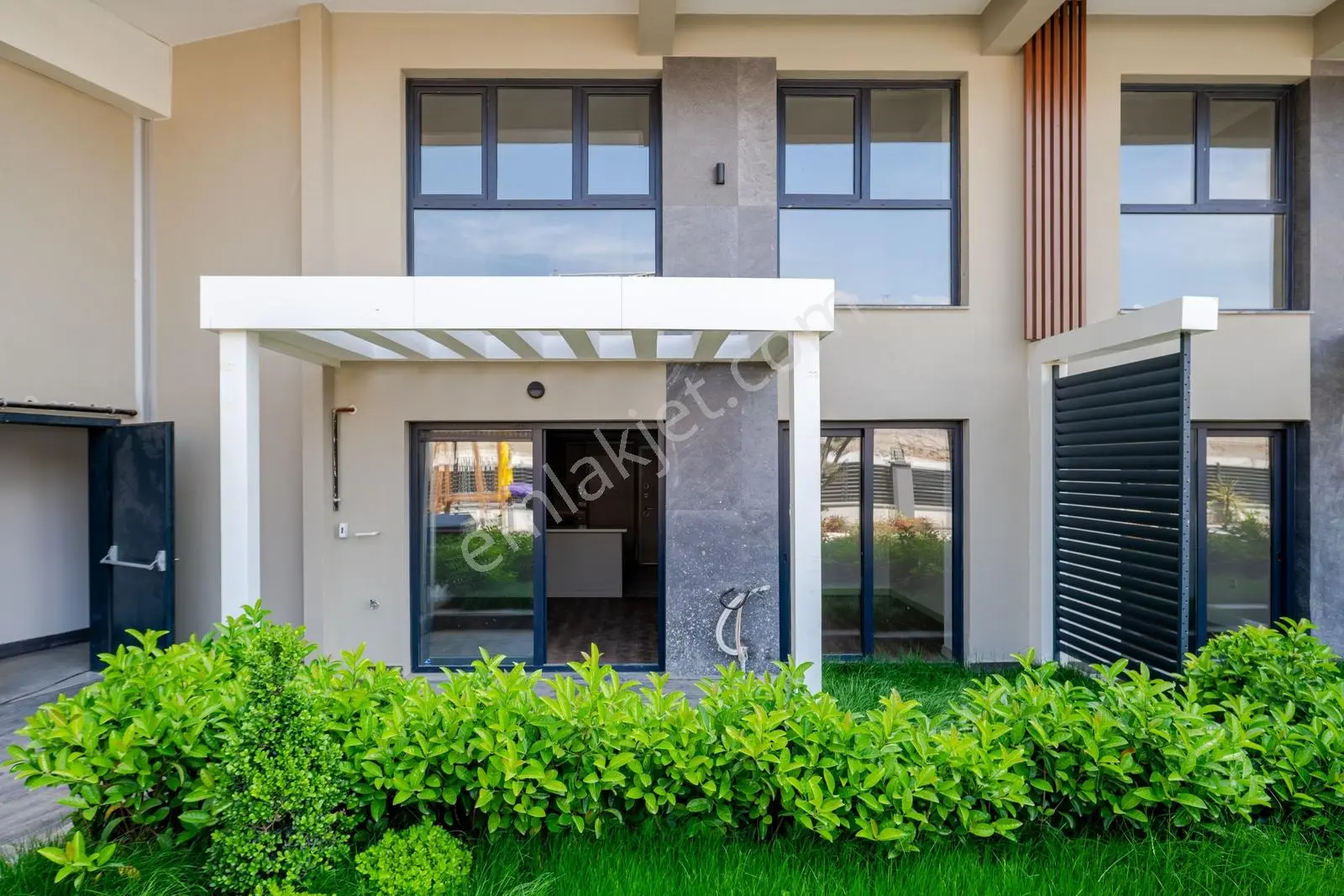 Bornova Site İçersi'nde Havuz Cepheli 3+1 Zemin Dubleks Daire — fotoğraf 10