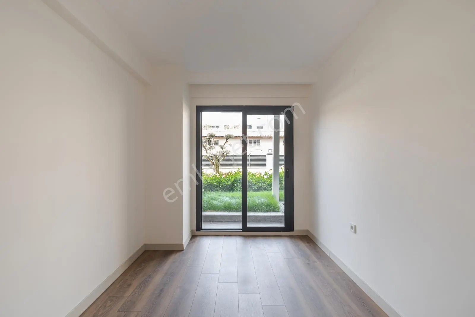 Bornova Site İçersi'nde Havuz Cepheli 3+1 Zemin Dubleks Daire — fotoğraf 12