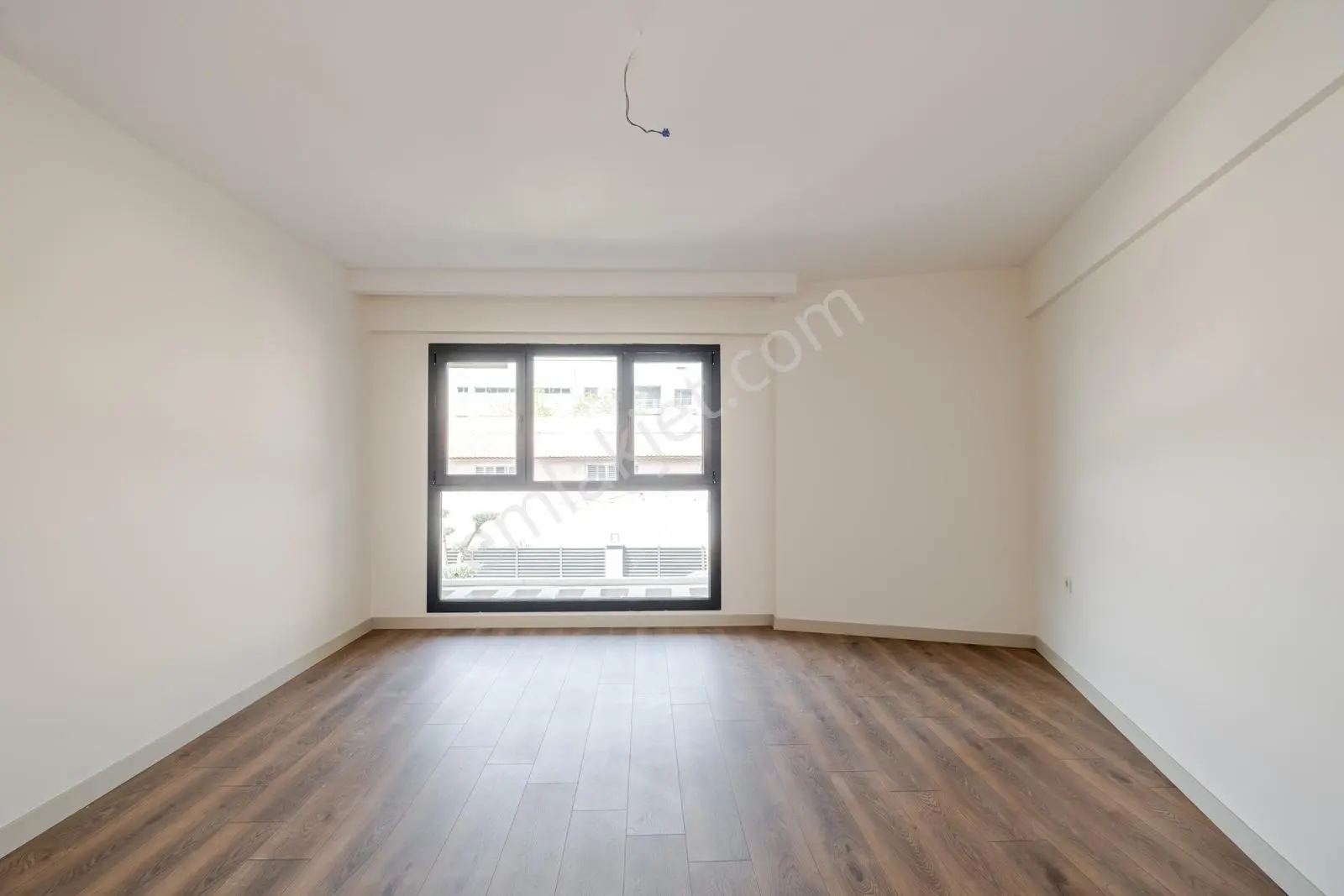 Bornova Site İçersi'nde Havuz Cepheli 3+1 Zemin Dubleks Daire — fotoğraf 16