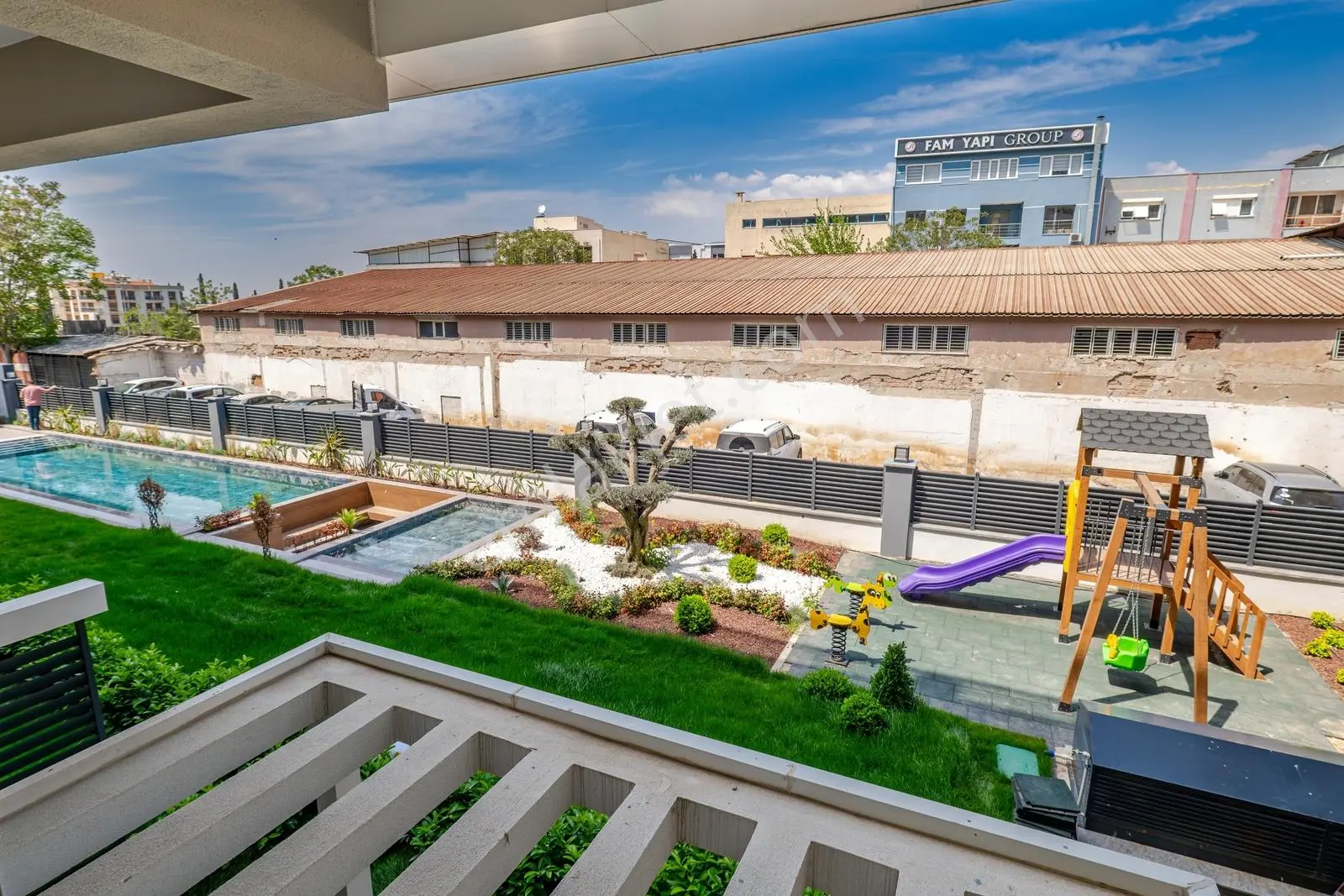 Bornova Site İçersi'nde Havuz Cepheli 3+1 Zemin Dubleks Daire — fotoğraf 18