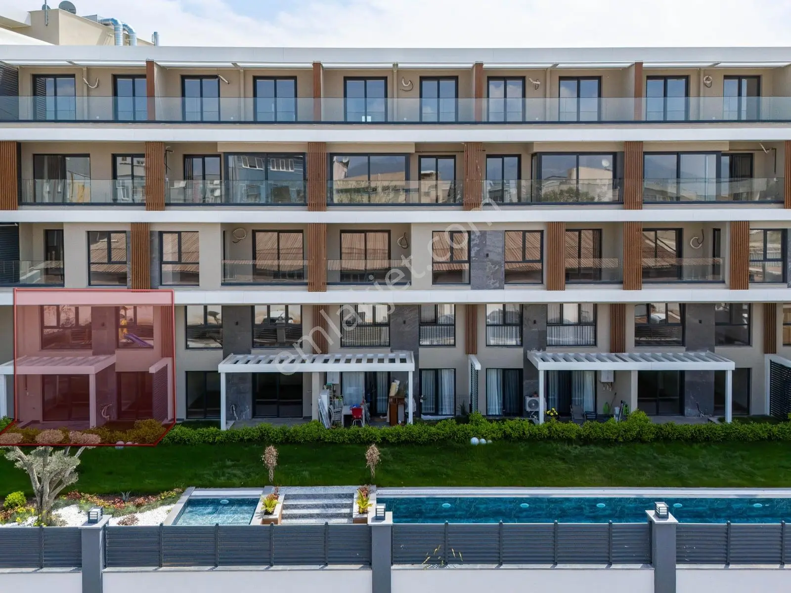 Bornova Site İçersi'nde Havuz Cepheli 3+1 Zemin Dubleks Daire — fotoğraf 29