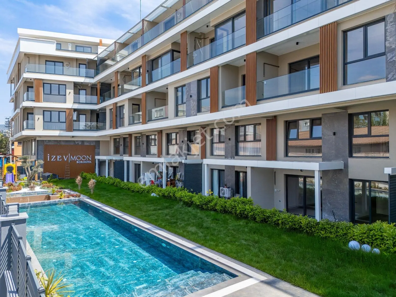 Bornova Site İçersi'nde Havuz Cepheli 3+1 Zemin Dubleks Daire — fotoğraf 30