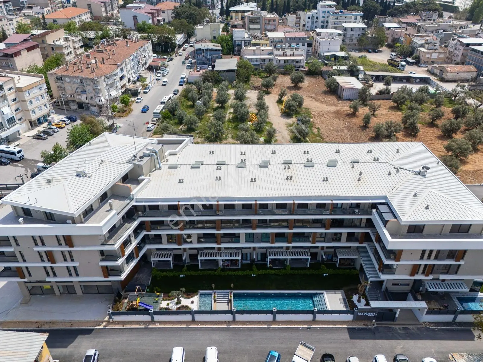 Bornova Site İçersi'nde Havuz Cepheli 3+1 Zemin Dubleks Daire — fotoğraf 35
