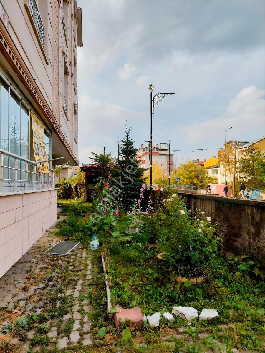 Yenidoğan Mah. Ana Cadde Üzerinde Satılık 3+1 Daire — fotoğraf 32