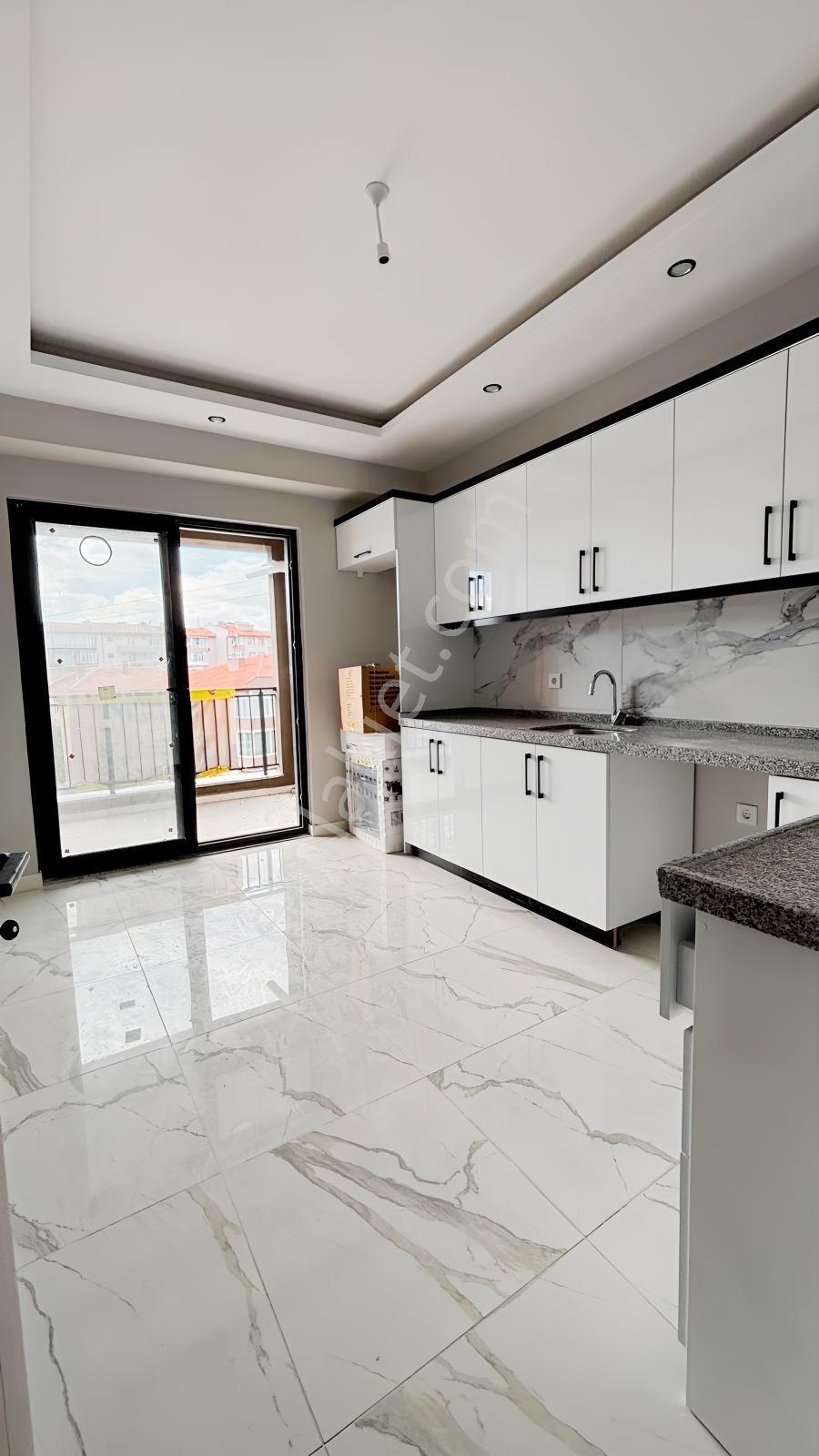 Yariş Okulu Yakın - Lüx Dubleks -teraslı 3+1=140m2 Satılık Daire — fotoğraf 13