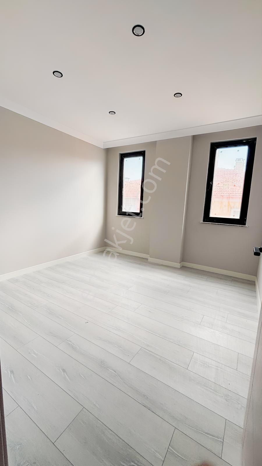 Yariş Okulu Yakın - Lüx Dubleks -teraslı 3+1=140m2 Satılık Daire — fotoğraf 16