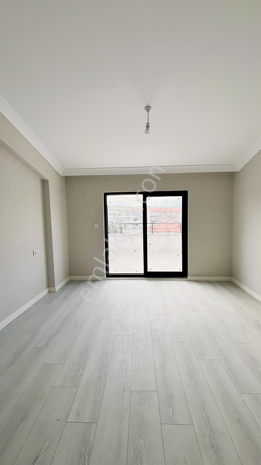 Yariş Okulu Yakın - Lüx Dubleks -teraslı 3+1=140m2 Satılık Daire — fotoğraf 21