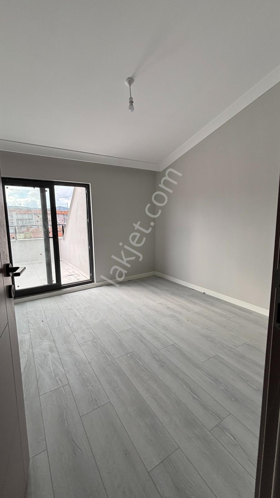 Yariş Okulu Yakın - Lüx Dubleks -teraslı 3+1=140m2 Satılık Daire — fotoğraf 24