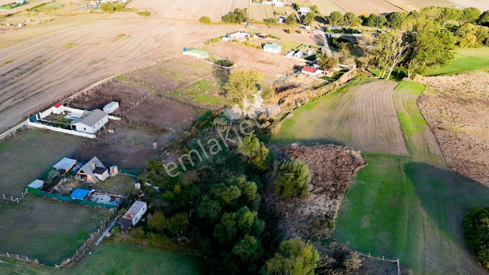 Çatalca İzzettinde 300 M² Kullanımlı, 384 M² Tapu Hisseli Arazi — fotoğraf 3