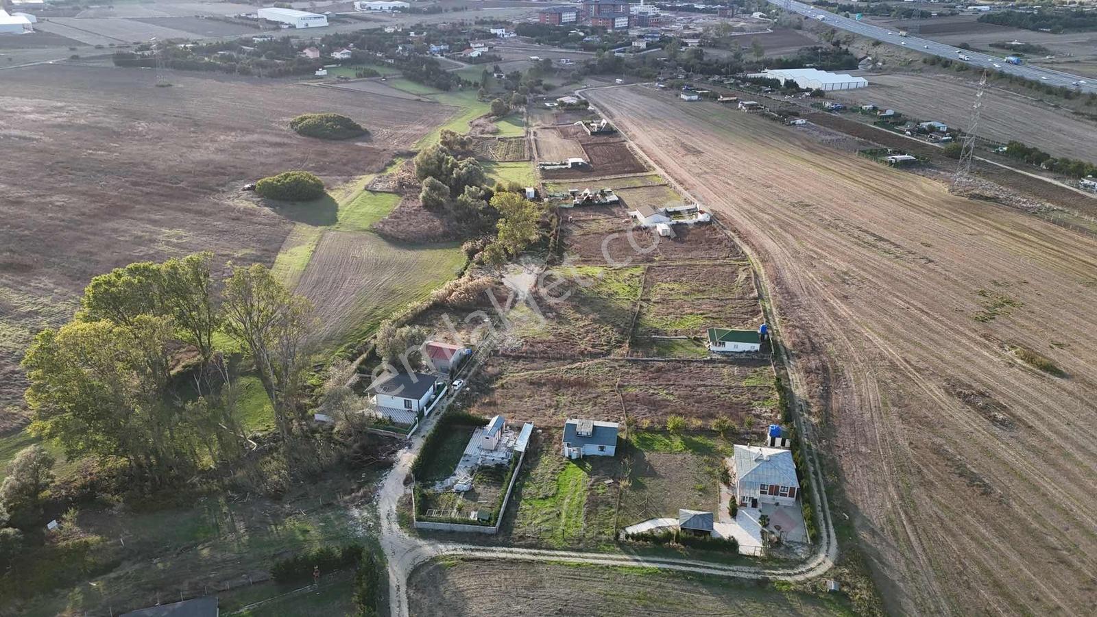 Çatalca İzzettinde 300 M² Kullanımlı, 384 M² Tapu Hisseli Arazi — fotoğraf 7