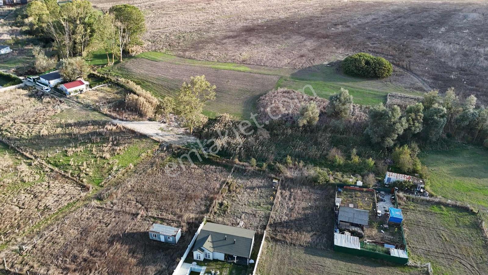 Çatalca İzzettinde 300 M² Kullanımlı, 384 M² Tapu Hisseli Arazi — fotoğraf 23