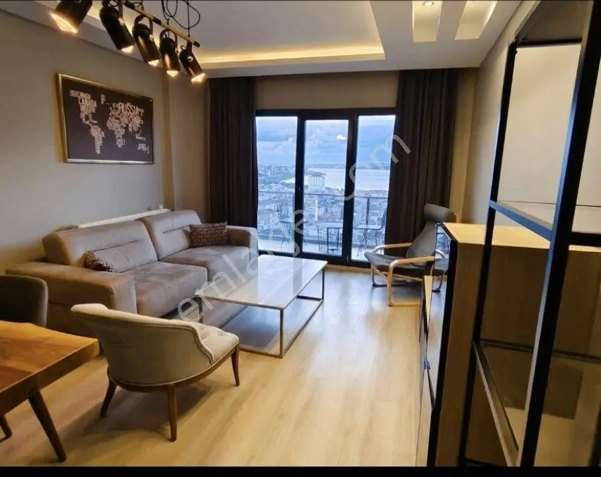 Emlak72'Den İstanbul Küçükçekmece Göl Manzaralı Satılık Daire