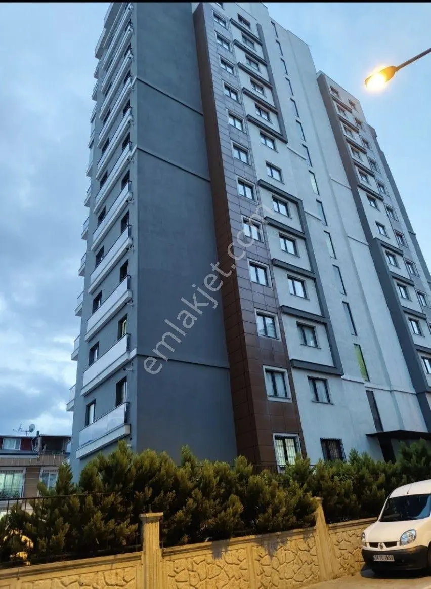 Emlak72'den İstanbul Küçükçekmece Göl Manzaralı Satılık Daire — fotoğraf 3