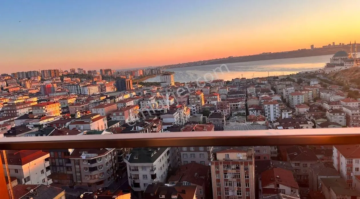 Emlak72'den İstanbul Küçükçekmece Göl Manzaralı Satılık Daire — fotoğraf 12