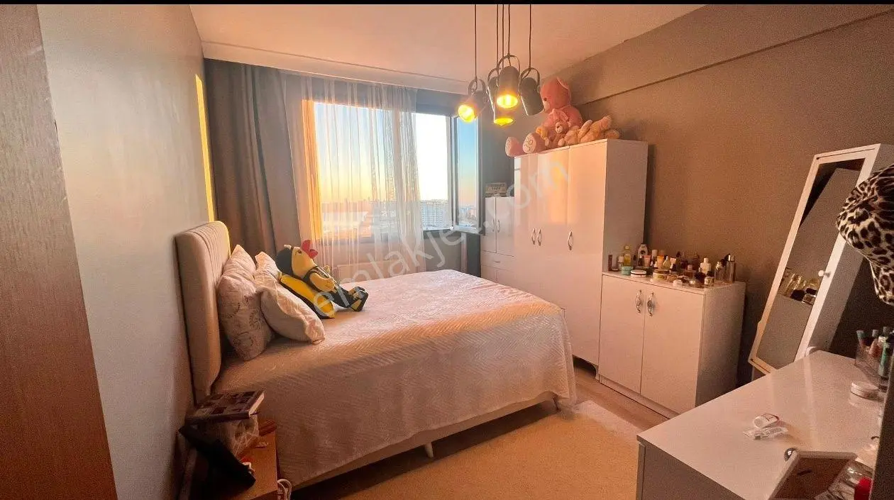 Emlak72'den İstanbul Küçükçekmece Göl Manzaralı Satılık Daire — fotoğraf 28