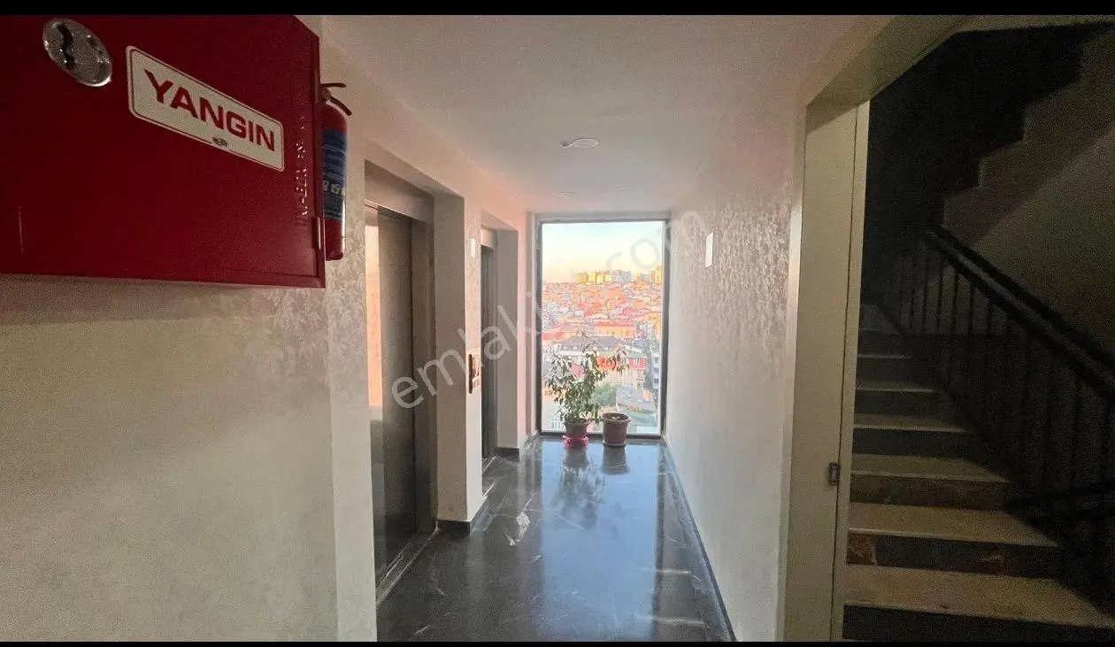 Emlak72'den İstanbul Küçükçekmece Göl Manzaralı Satılık Daire — fotoğraf 32