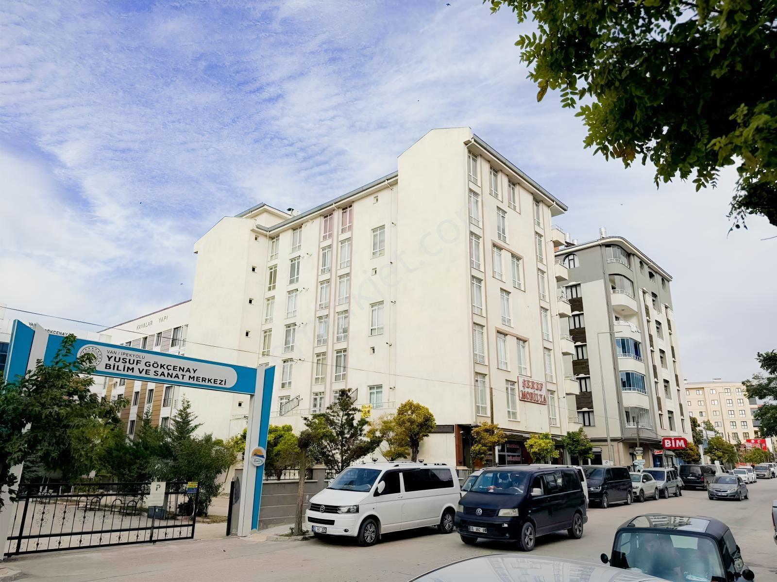 Şerefiye Mahallesinde Satılık 1+1 Daire