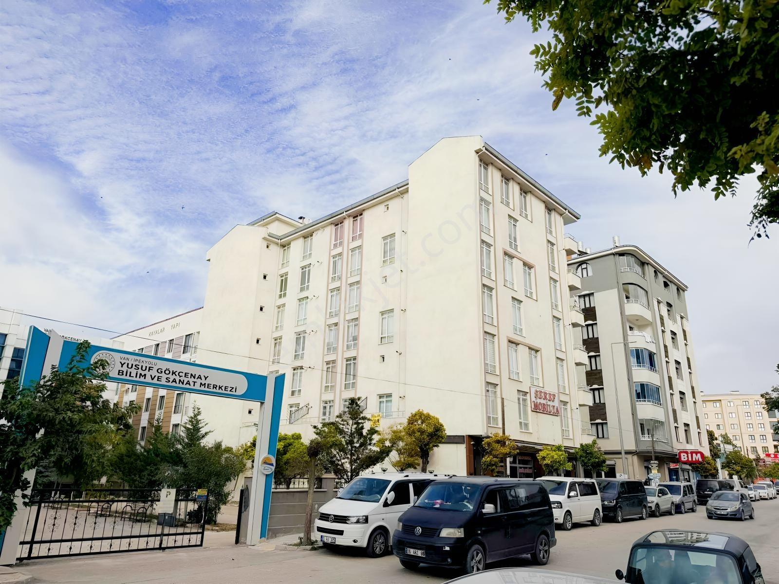 Şerefiye Mahallesinde Satılık 1+1 Daire — fotoğraf 2