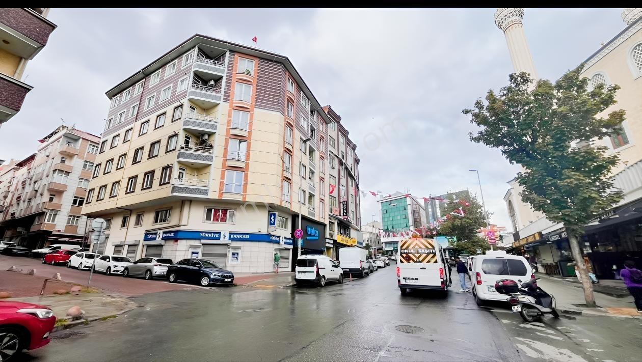 Emlak 72'Den Yenibosna'Da 140 M2 Teraslı 2+1 Satılık Daire