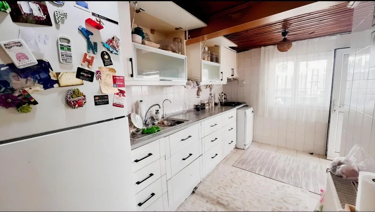 Emlak 72'den Yenibosna'da 140 M2 Teraslı 2+1 Satılık Daire — fotoğraf 10