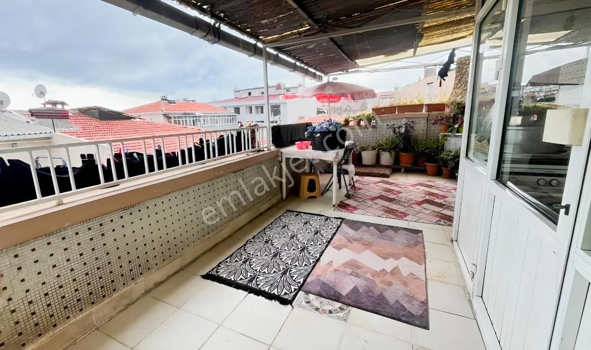 Emlak 72'den Yenibosna'da 140 M2 Teraslı 2+1 Satılık Daire — fotoğraf 12
