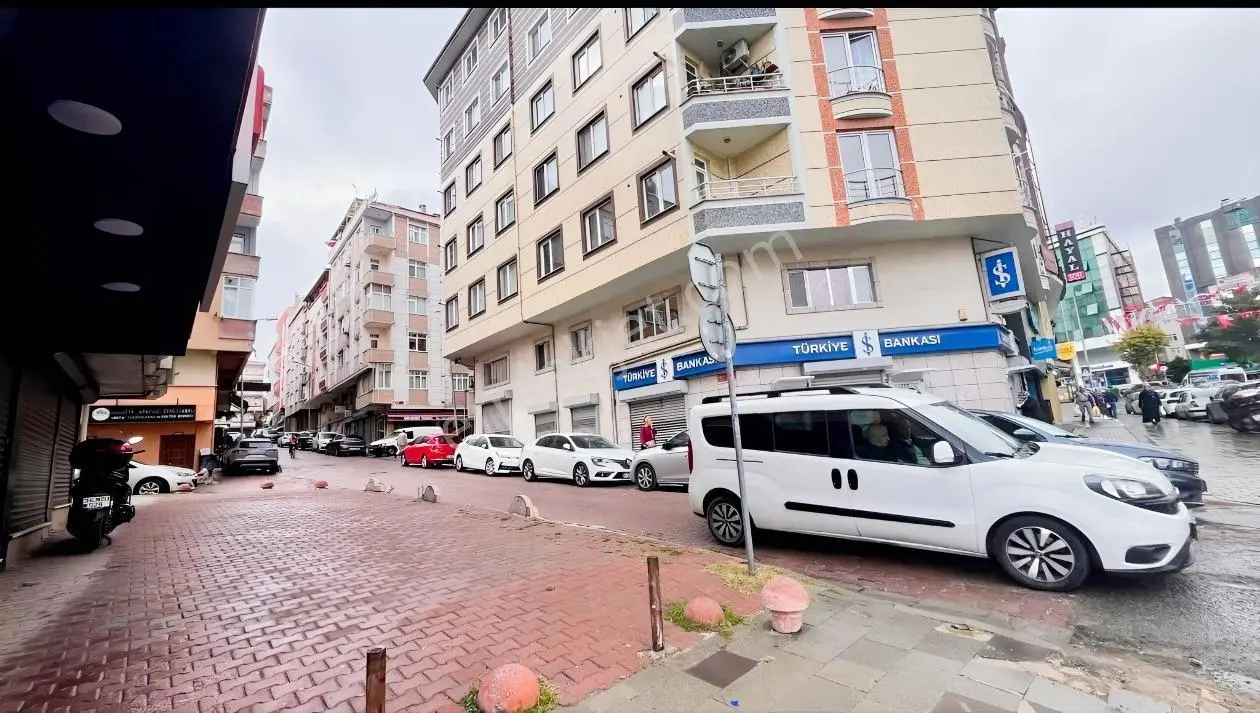 Emlak 72'den Yenibosna'da 140 M2 Teraslı 2+1 Satılık Daire — fotoğraf 19