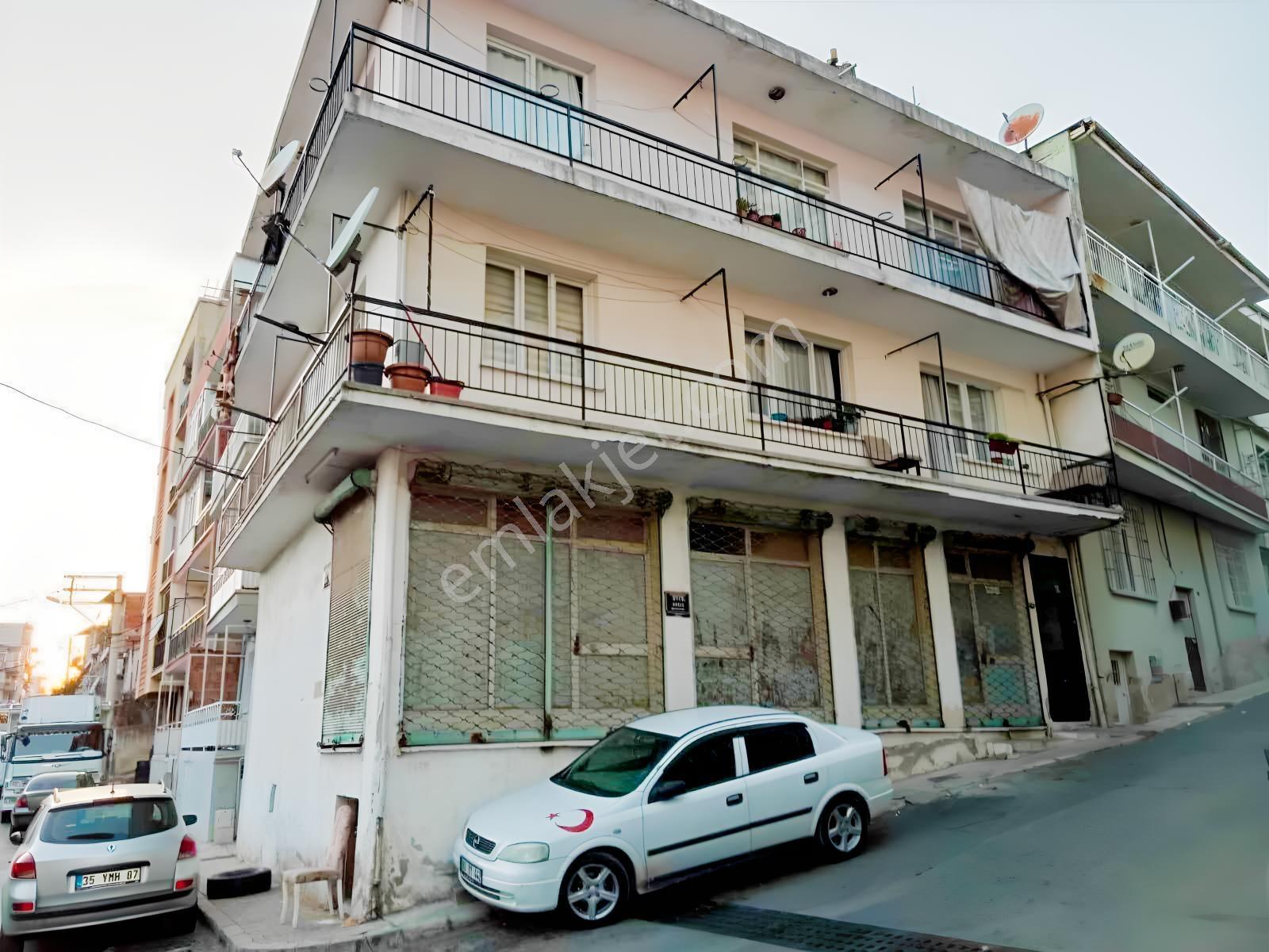 Karabağlar Refetbele Mahallesi Satılık 3 Katlı Bina Zemin İş Yer — fotoğraf 3