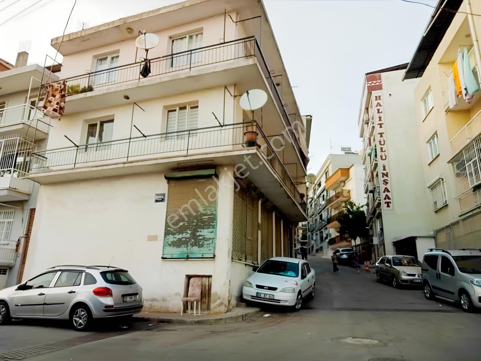 Karabağlar Refetbele Mahallesi Satılık 3 Katlı Bina Zemin İş Yer — fotoğraf 5